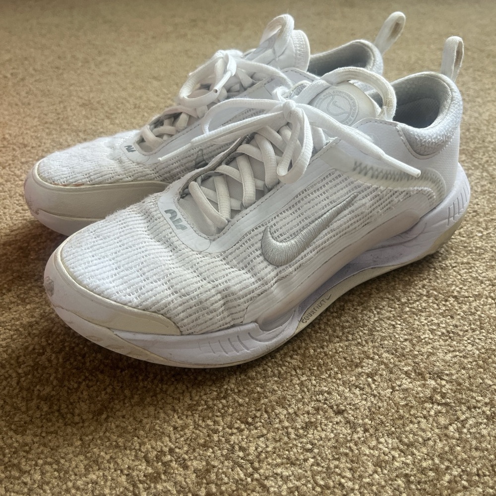 Women’s Nike Zoom Court NXT HC